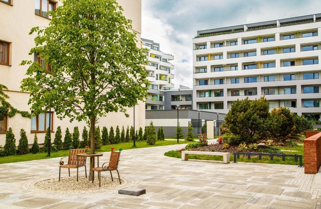 The Town Hall Residence -Welcome Home Apartment-free outdoor parking-AC