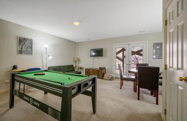 The Townhouse by the Creek! Relocation or Vacation