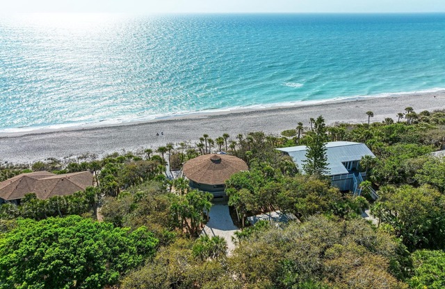 The Turtle House-Miles and Miles of Private Beach-Sunset Views