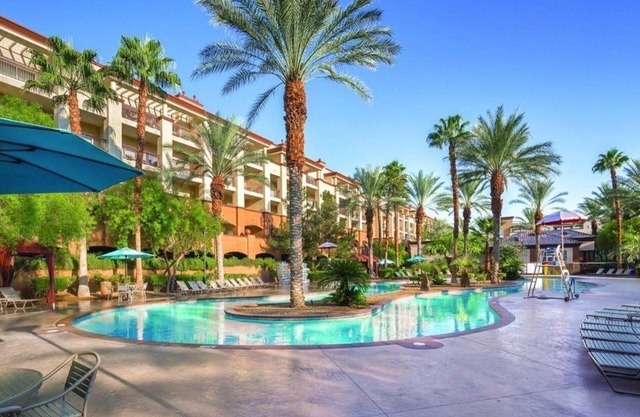 The Ultimate 2Bedroom Condo Experience with a Lazy River in Vegas–Special Offer!