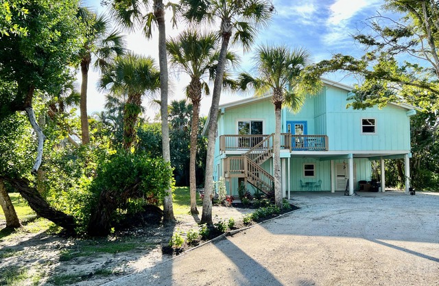 The Ultimate Beach Retreat ~ Spacious, Comfy, Gorgeous!