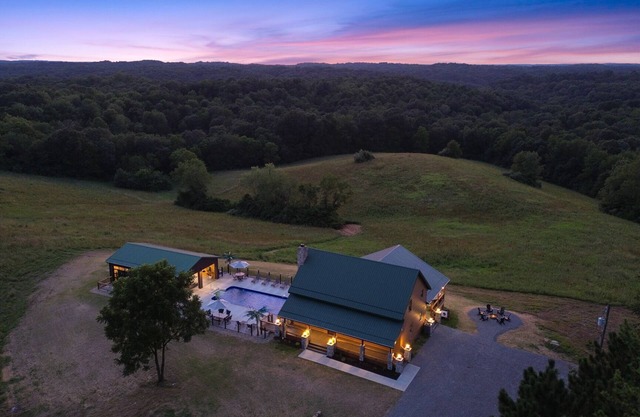 The View at Grizzly Mountain | Hocking Hills
