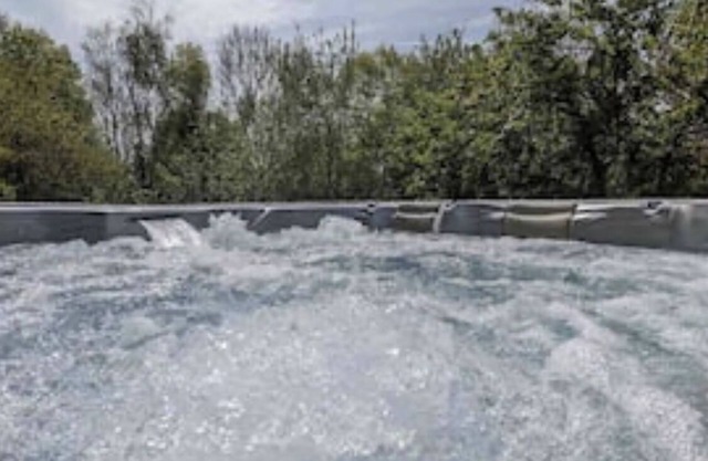 The Warm Hearth: 18th Century Barn With Private Hot Tub in our Magical Dome