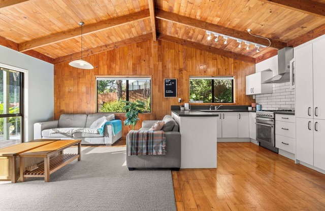 The Wee Bothy - Onemana Holiday Home