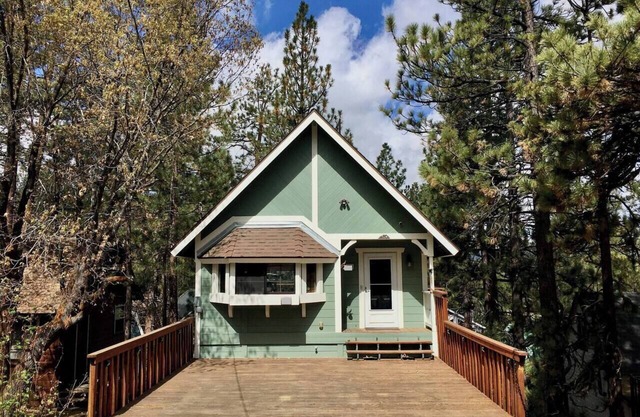 The Wee Hoose (in The Village, spacious and comfy)