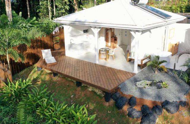 The White Palm - Tropical Bungalow