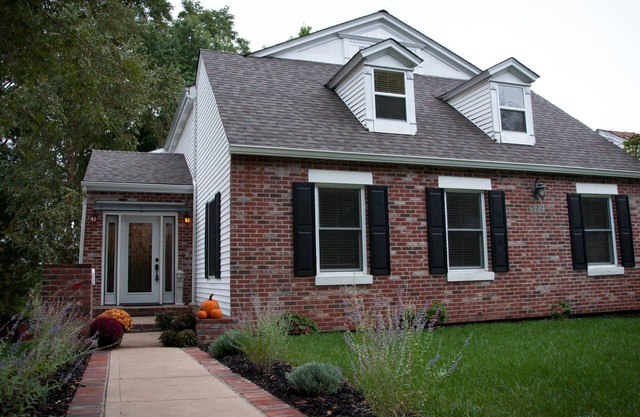 The Wild Rose ~ A Custom Glam Cottage with Theater! In Historic Old St Charles