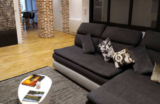 The windows of Jules Ferry