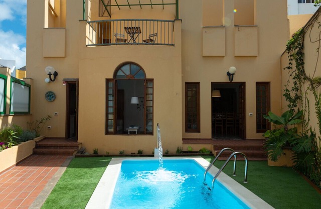 The Yellow House - Solarium - Climatized Pool