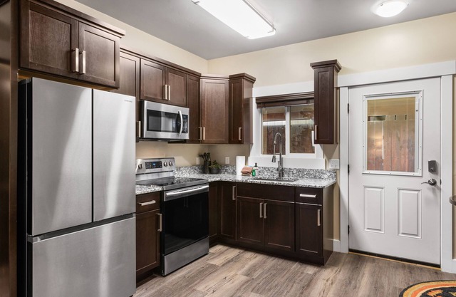 The Yellowstone Hideaway Unit C