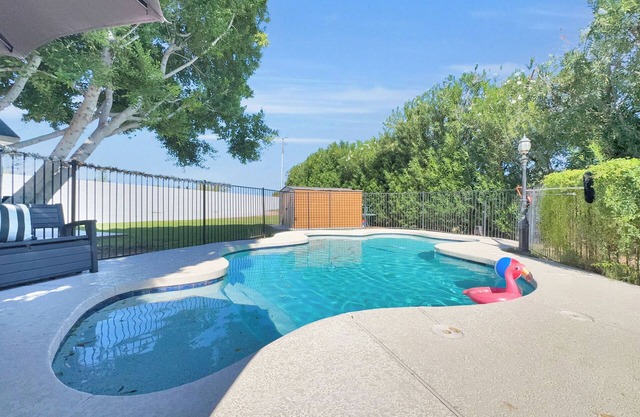 The Zen Den Studio 1nPool-Gym