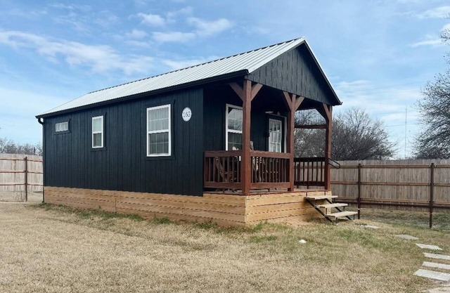 Thelma - Fully Furnished 4 Person Cottage for short or mid-term stays