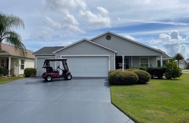 This Amazing Home Has it ALL! Gas Golf Cart, BBQ, Bikes & close to the FUN