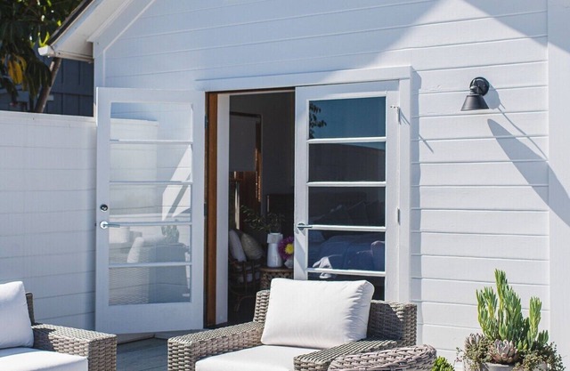 This house is a 4 bedroom, 4.5 bathrooms, located in Summerland, CA