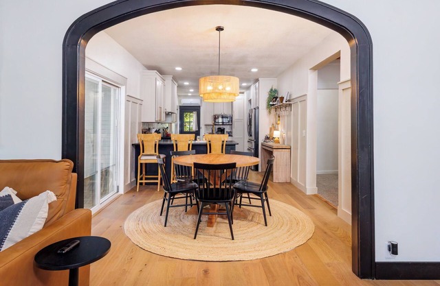 This house is a 4 bedroom(s), 2.5 bathrooms, located in Brownwood, TX.