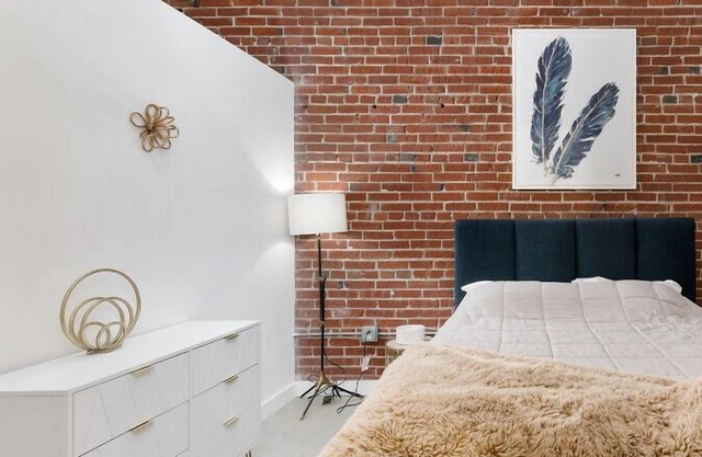 This loft is a 2 bedroom(s), 2 bathrooms, located in St. Louis, MO.