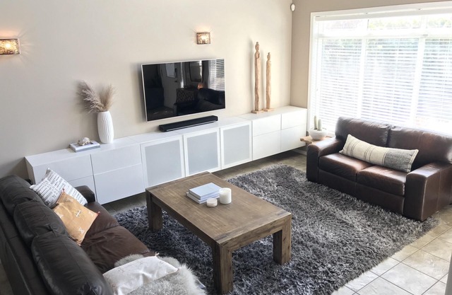 This professionally designed spacious house is perfect for holidays! LOCATION!