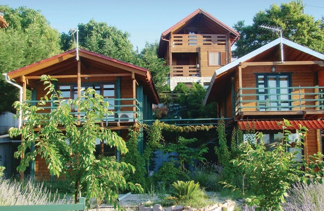 This small, but very cozy and welcoming cottage has space for up to five people.