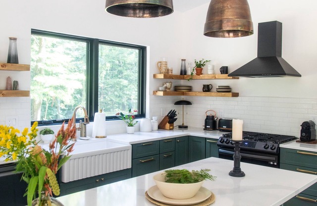 This uncommon accommodation is a nbrand new build. Central to all and private.