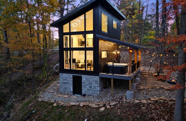 Thompson Retreat | Perfect Couples Getaway