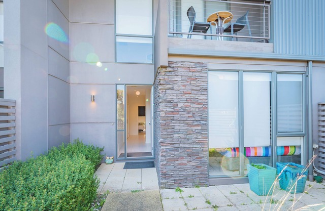Three-Bedroom Apartment - Pool and Tennis Court Access