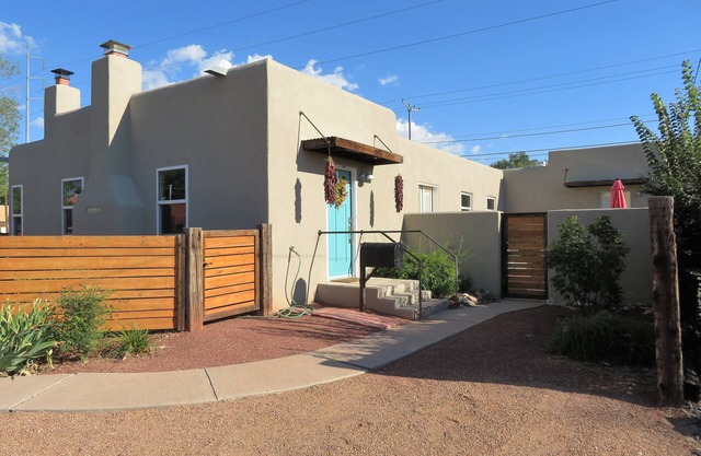 Three bedroom home near the University of New Mexico and heart of Albuquerque