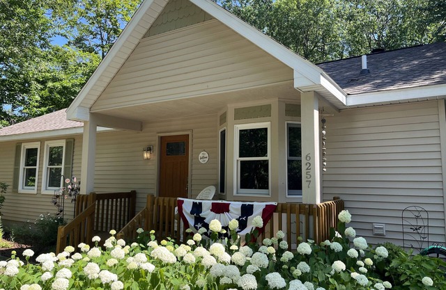 Three Bedroom, Newly Remodeled Home, Just Two Blocks From Downtown Glen Arbor.