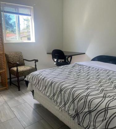 three bedroom two near uvic 1