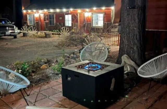 Three Pines Cabins Lodge