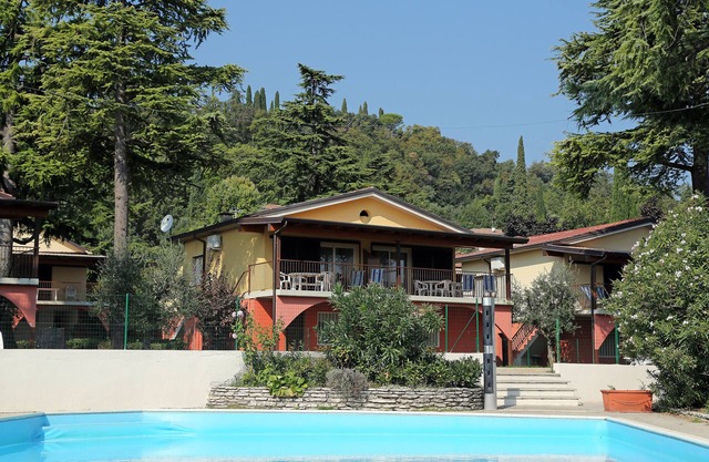 Three-room villa direct to the beach, 6 beds garden pool