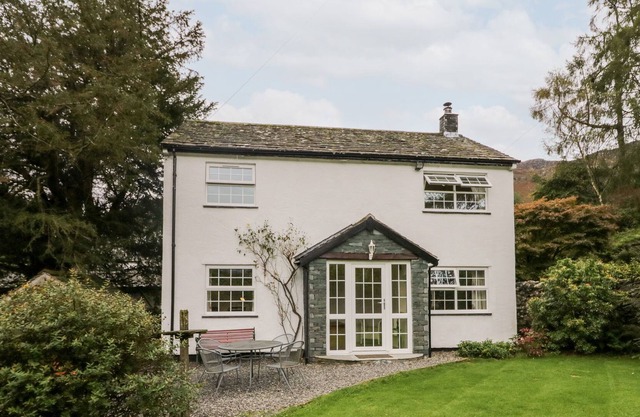 THWAITE HOW, pet friendly, character holiday cottage in Rosthwaite