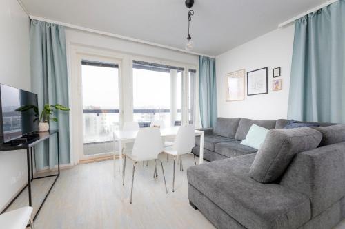Tilava huoneisto järvinäköalalla