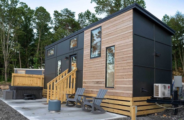 Tiny Home on the Edge of a Mountain with Private Hot Tub