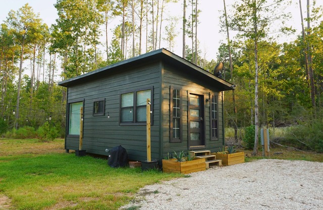 Tiny home retreat in Livingston TX- 1 hr from Houston