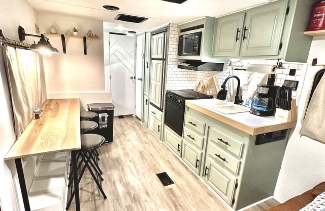 Tiny Home RV near Zion National Park! #24C