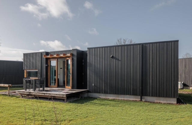 Tiny House in Scharendijke near North Sea Beach