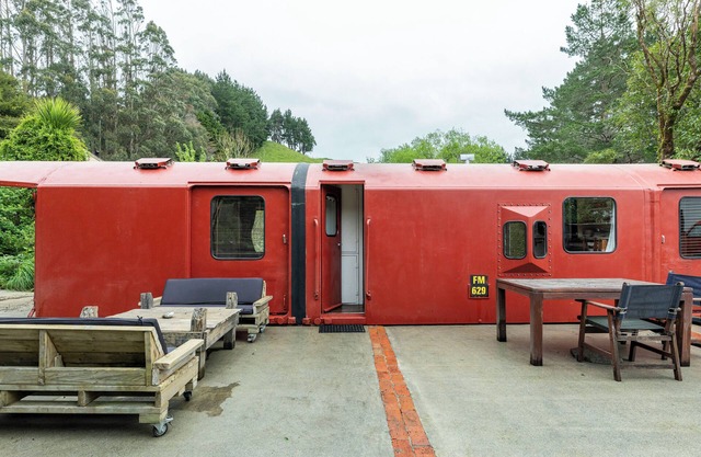 Tiny House Train-eco Stay
