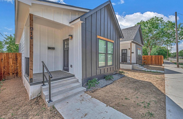 Tiny Twin Lia, New 2 bedroom Fully Furnished Midterm in beautiful Waco