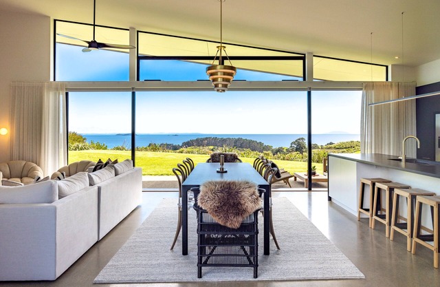 TIROHANGA LUXURY | Coast & Country |