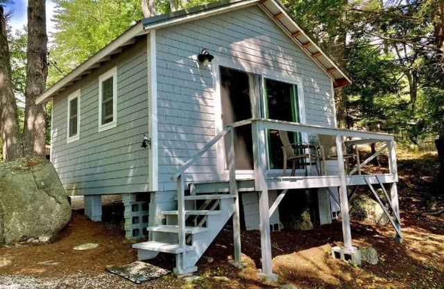 Toddy Pond Pinetree Cabin-Stunning views,water fun,close to coastal towns, parks