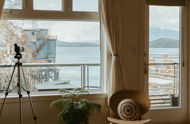 Tofino Waterfront Eco Condo - Waterfront downtown location