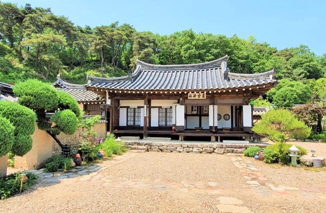 Tohyang Traditional House