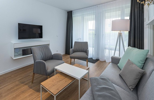 Tolles Apartment, Strandnah, mit Terrasse, Parkplatz, Schwimmbad- & Saunanutzung
