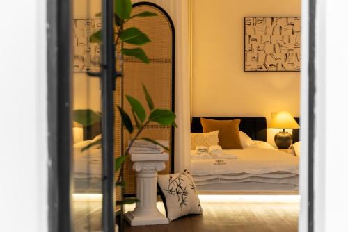 Tonight Homestay West Nanjing Road Shanghai Maoming Building