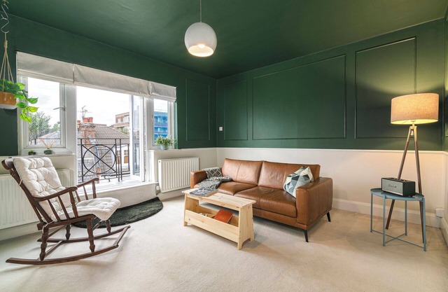 Top-Floor Apartment w/Balcony & Rooftop