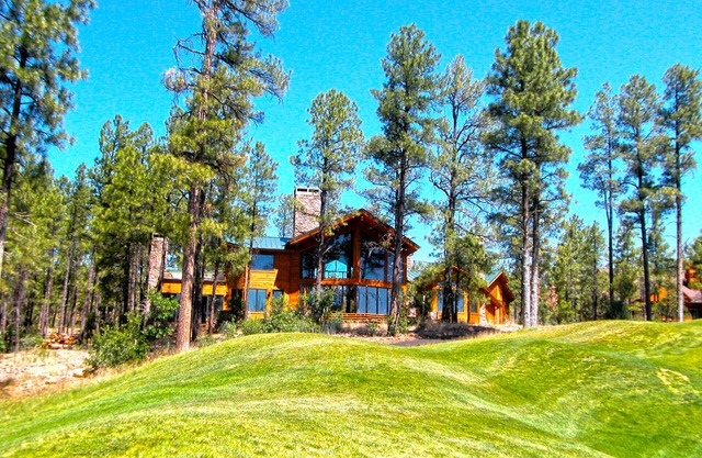 Torreon Luxury Cabin, 4000 Sq Ft on 1st green Golf Course/Creek/Family friendly