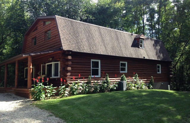 Total Privacy ! Log Home Surrounded By 5 Acres Of Woods near Geneva Lake.