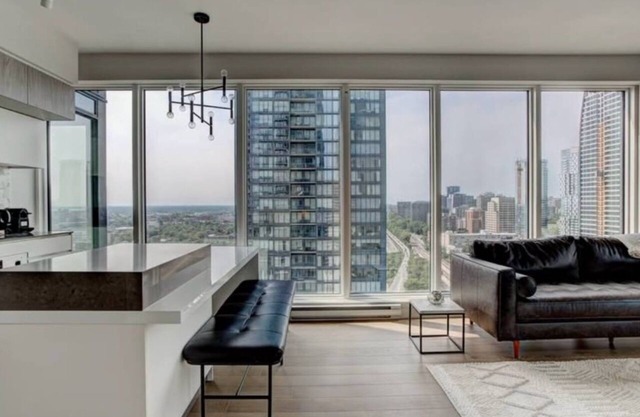 Tour des Canadiens 2 | 28th floor with panoramic city view | 2 bdrms, 2 bathrms