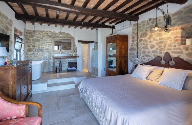 Tower- Room with patio with beautiful lake view