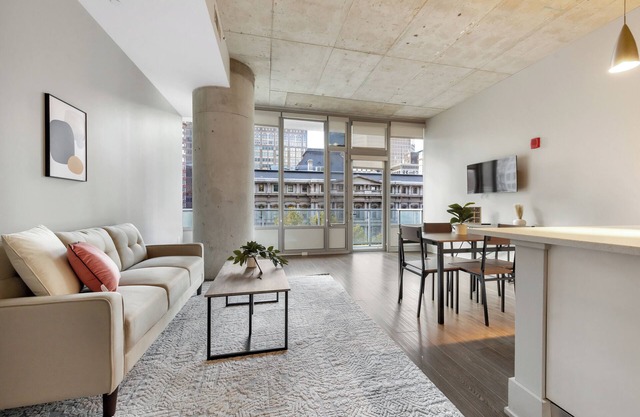 Towers at Opop 604 Spacios and Cozy 2 bd 1 b